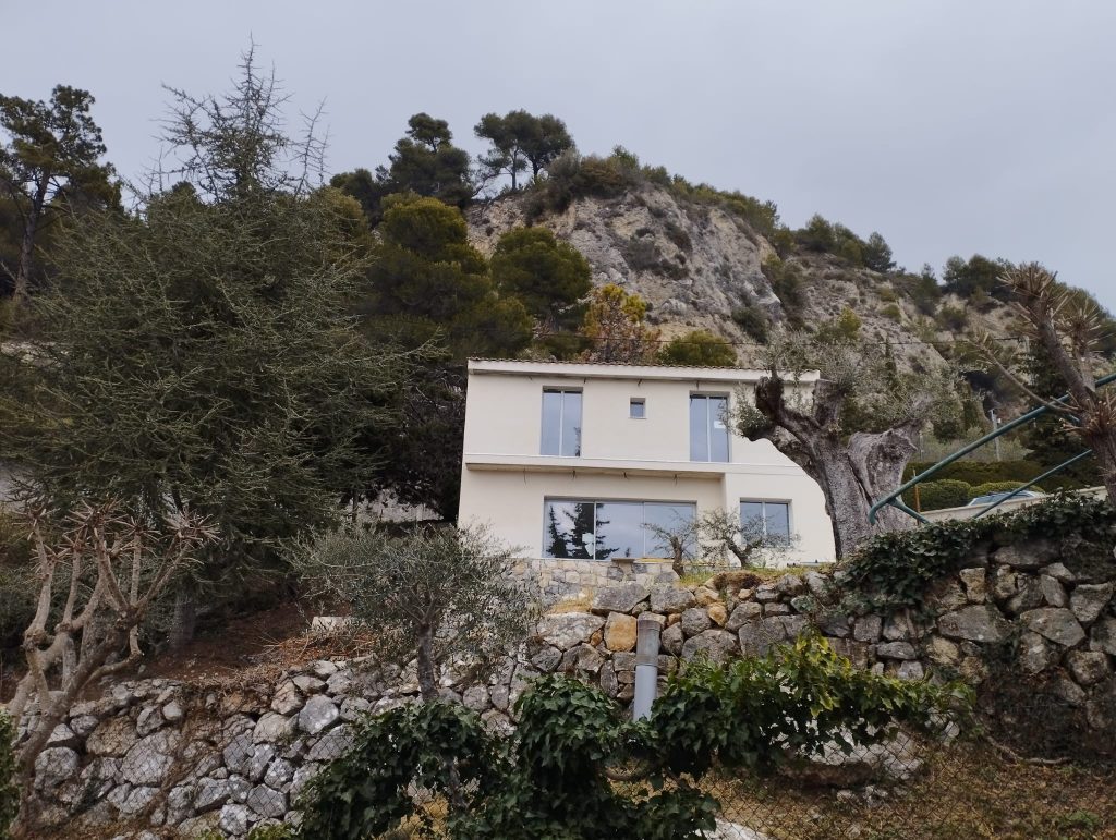 Construction d&rsquo;une maison à Aspremont : Zoom sur le Gros Œuvre Complet