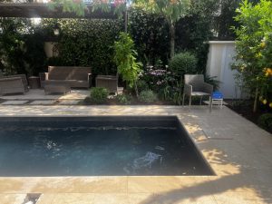 Piscine au Centre de Cannes Construire sans Espace et Sans Accès